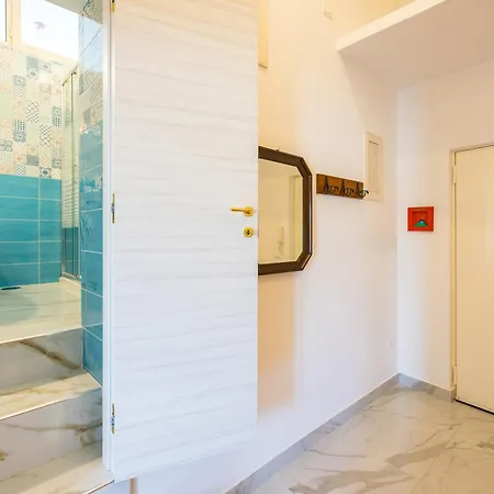 Carrozzieri Nest At Historical Center Apartman *