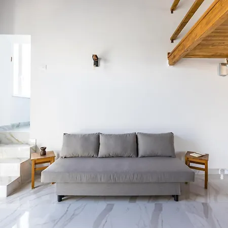 Apartman Carrozzieri Nest At Historical Center