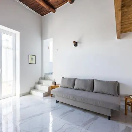 Apartman Carrozzieri Nest At Historical Center *