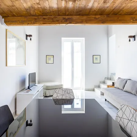 Apartman Carrozzieri Nest At Historical Center *