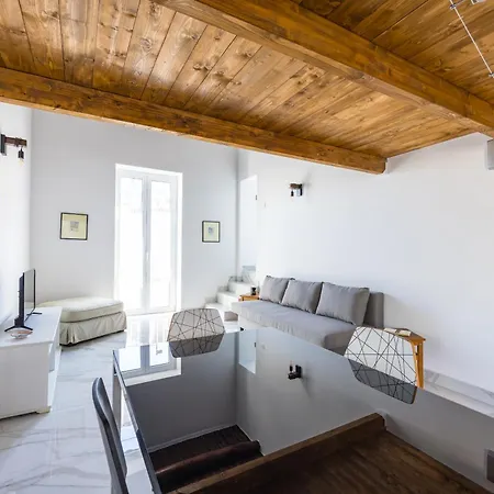 Apartman Carrozzieri Nest At Historical Center