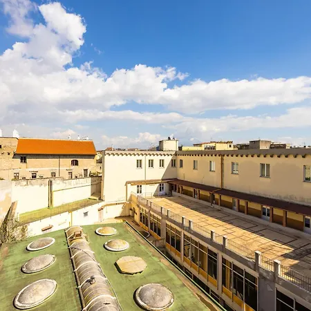 Carrozzieri Nest At Historical Center * Nápoly