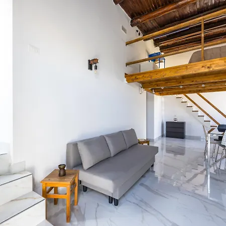 Carrozzieri Nest At Historical Center * Nápoly