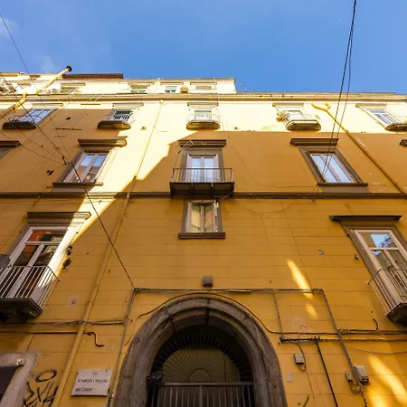 Apartman Carrozzieri Nest At Historical Center *
