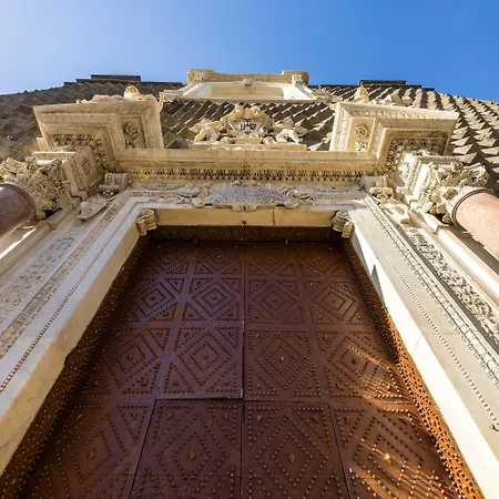 Carrozzieri Nest At Historical Center * Nápoly